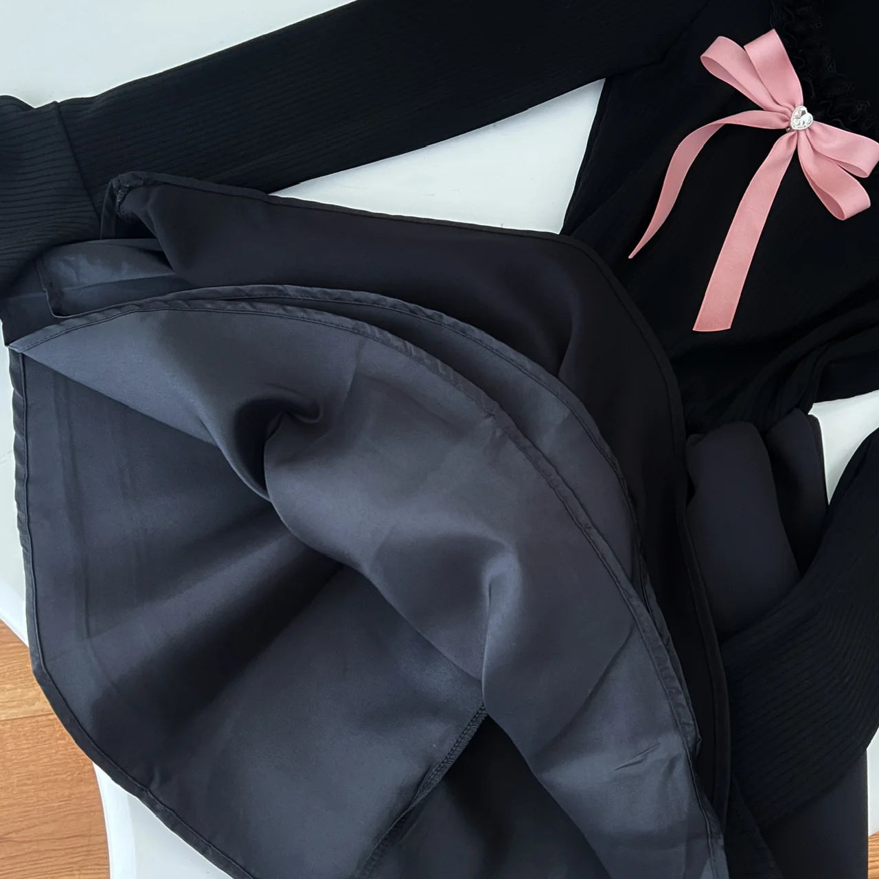 Vintage Black Elegant Long Sleeves O Neck Slim Short Dress Fashion High Waist Bow Ruffles Evening Dress Autumn Winter Clothing