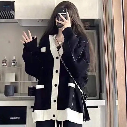 Load image into Gallery viewer, Harajuku Patchwork Simple Cardigan Women Loose V-neck Pocket Streetwear Knitted Female Cardigans Coat Y2k Aesthetic 2025 Autumn
