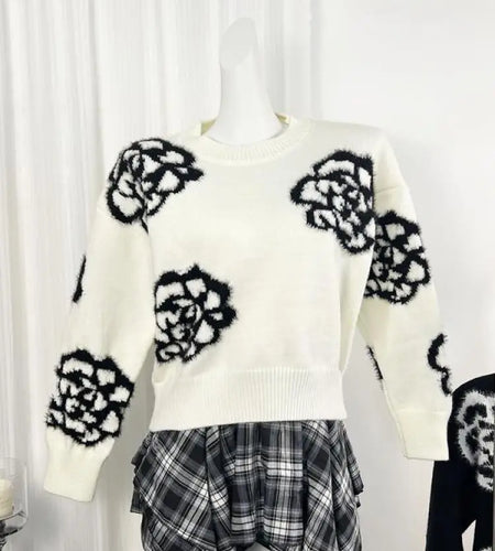 Autumn Winter French Retro Elegant Black White Patchwork Sweaters Women Round Neck Long Sleeves Knit Pullover Tops Trendy Casual