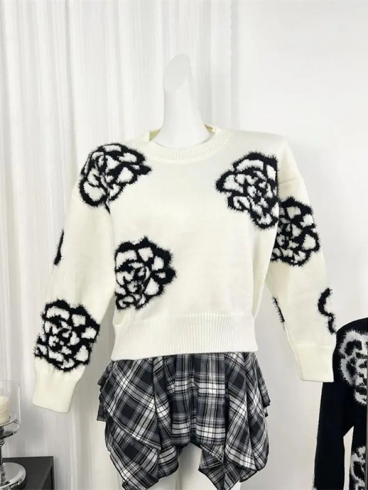 Autumn Winter French Retro Elegant Black White Patchwork Sweaters Women Round Neck Long Sleeves Knit Pullover Tops Trendy Casual