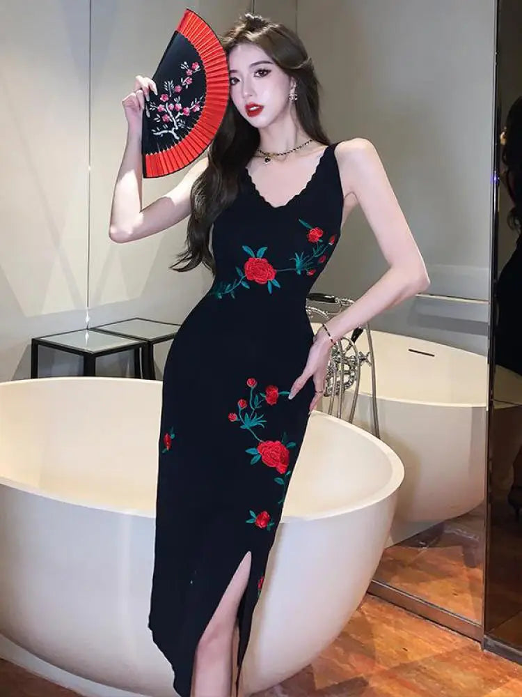 Korean Women's Black Rose Flower Embroidery V-neck Slim Knitted Slip Long Dress Summer Retro Sleeveless Wrapping Hip Split Dress