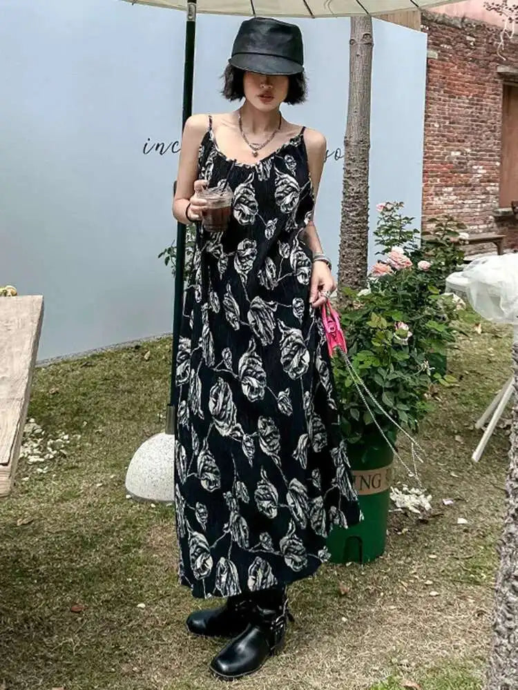 Women Apricot Pleated Printed Elegant Spaghetti Strap Dress New V-Neck Sleeveless Fashion Tide Spring Summer 2025 1DH4770