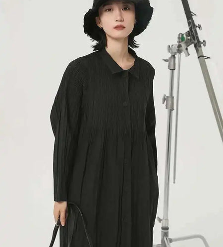 Loose Fit Black Brief Pleated Big Size Jacket New Lapel Long Sleeve Women Coat Fashion Tide Spring Autumn 2025 1DH2077