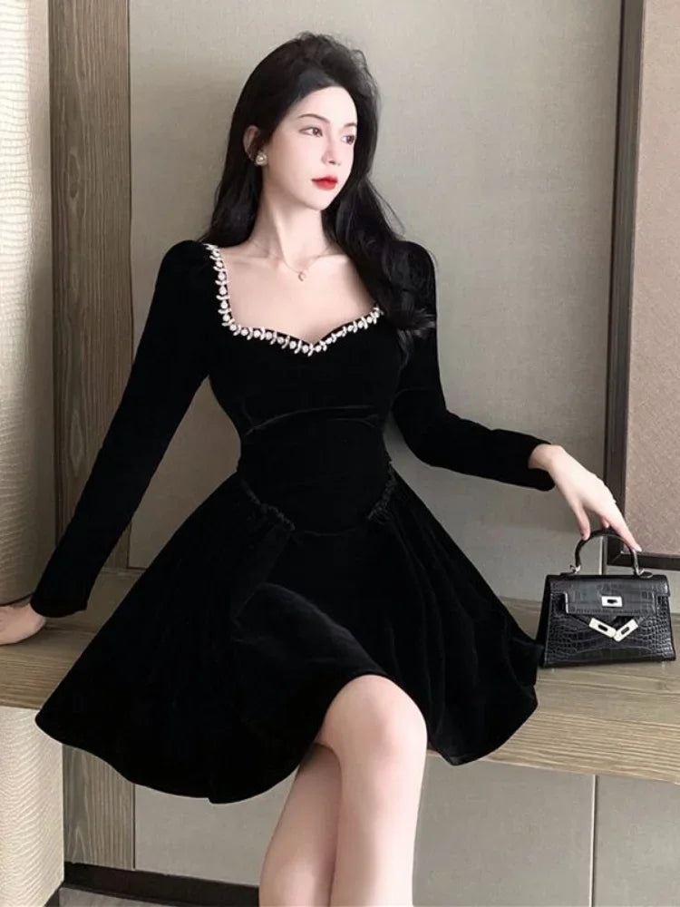 Vintage Elegant Black Party Dresses Evening Retro Velvet Tepmweament Wrap Slim Mini Short Dress Square Collar