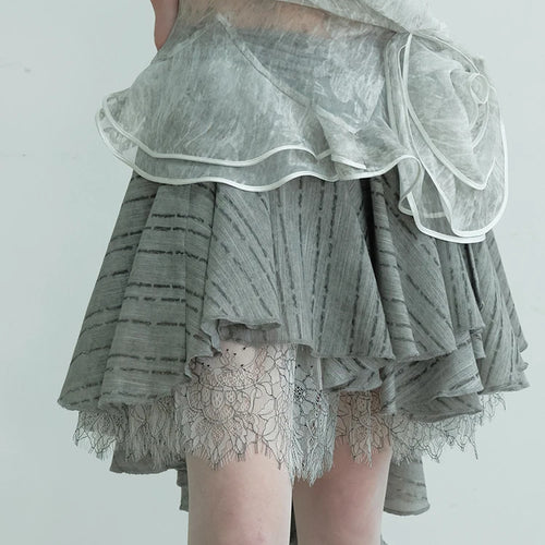 Load image into Gallery viewer, Low Waist Gray Lace Irregular Spliced Pleated Mini Half-body Skirt Women Fashion Tide New Spring Autumn 2025 1DJ0689
