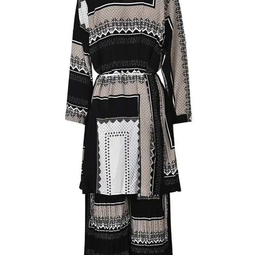 Load image into Gallery viewer, Big Size Printed Pleated Shirt Pants Two Piece Suit New Round Neck Long Sleeve Women Fashion Spring Autumn 2025 3AJ915
