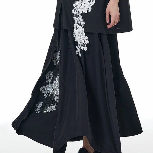 Load image into Gallery viewer, High Elastic Waist Black Appliques Spliced A-line Half-body Skirt Women Fashion Tide New Spring Autumn 2025 1DJ1502
