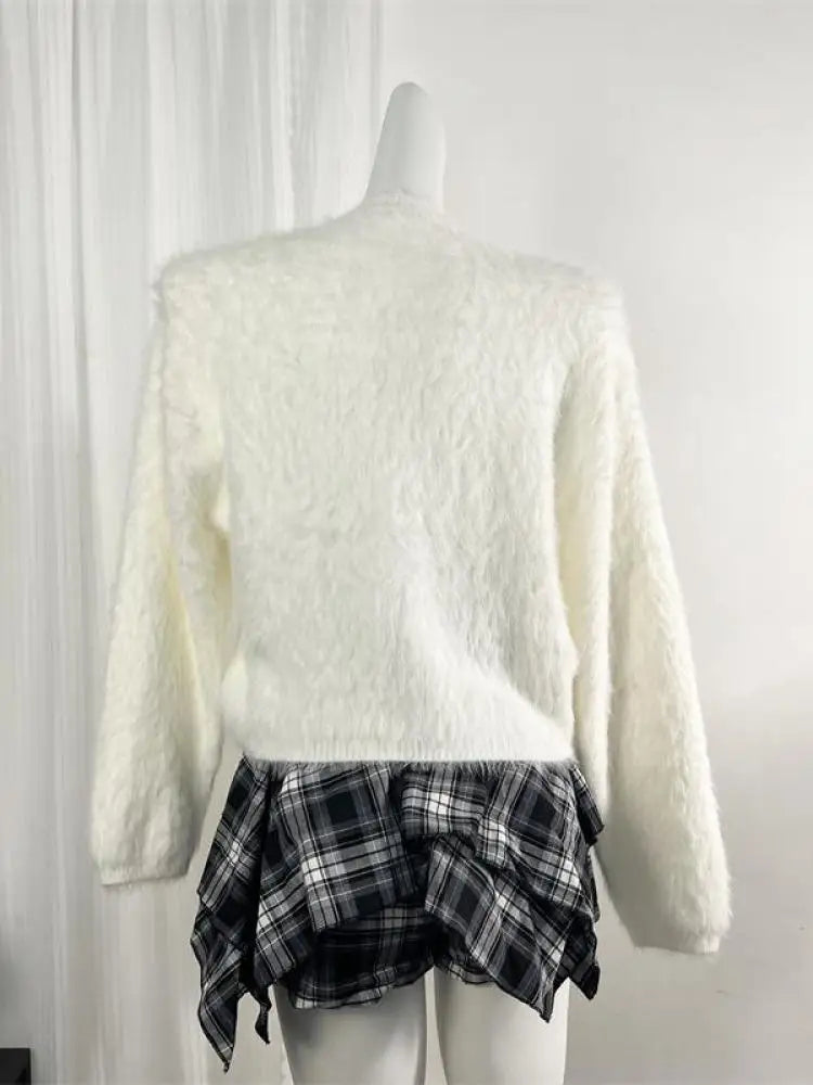 Autumn Winter White Mink Flower Decoration Short Knitted Sweater Women Retro Round Neck Vacation Long Sleeves Soft Pullover Tops