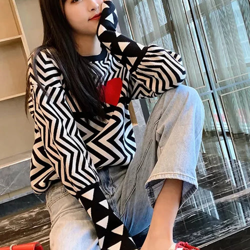 Load image into Gallery viewer, Autumn Winter Women Sweaters Geometric Heart Pattern Long Sleeve Tops Lovely Pullovers Knitted Loose Jumper C-005
