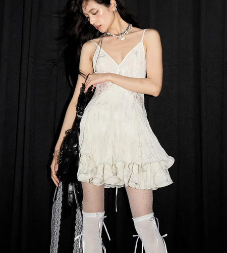 Women Beige Lace Hollow Out Elegant Spaghetti Strap Dress New V-Neck Sleeveless Fashion Tide Spring Summer 2025 1DJ1450