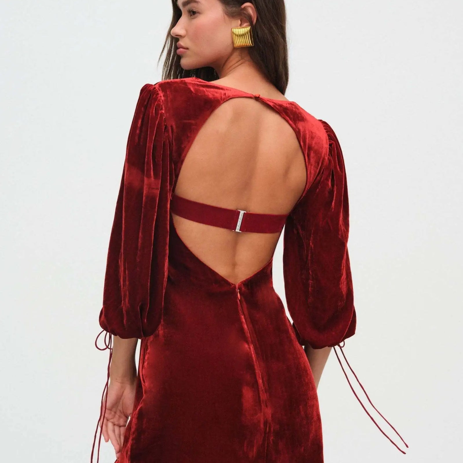 Elegant Long Sleeved Velvet Hollow Out Dress Women Sexy Backless Party Evening Dress Autumn/Winter 2025 New Slim Vestido