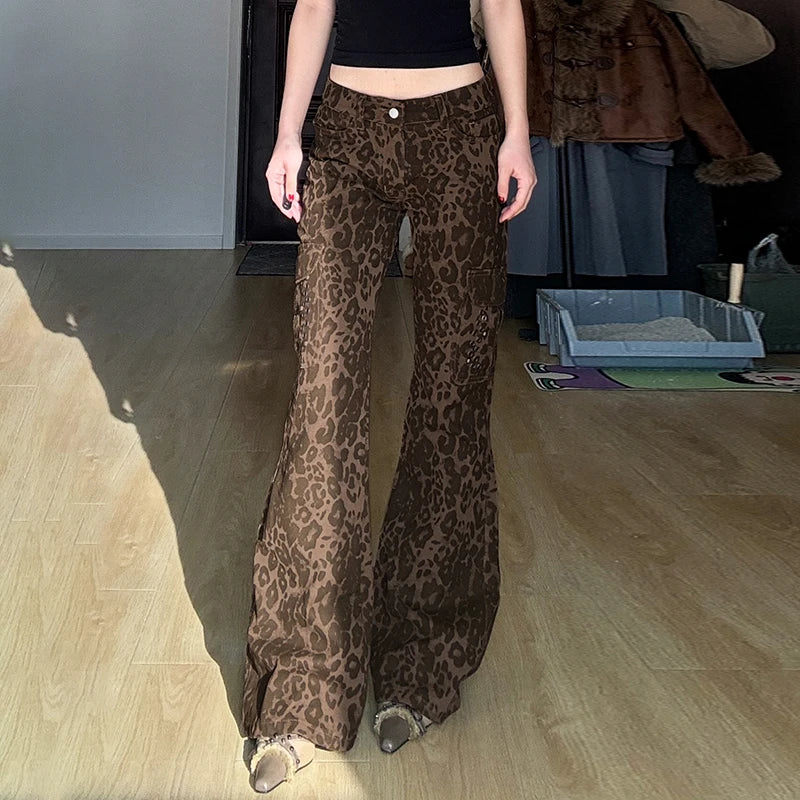 Streetwear Leopard Print Rivet Decorated Jeans Women Fashion Full Lenght Flare Dimen Trousers Button-Fly Bottoms Chic