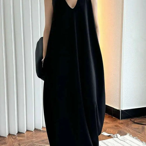 Load image into Gallery viewer, Women Black Brief Irregular Shaped Pocket Long Elegant Dress New V-Neck Sleeveless Fashion Tide Spring Autumn 2025 1DH9419
