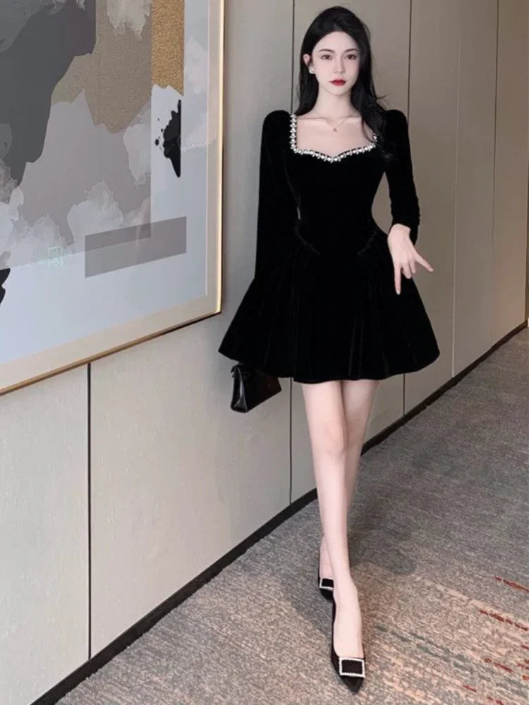 Vintage Elegant Black Party Dresses Evening Retro Velvet Tepmweament Wrap Slim Mini Short Dress Square Collar