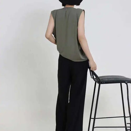 Load image into Gallery viewer, Women White Army Green Pleated Elegant Big Size T-shirt New Round Neck Sleeveless Fashion Tide Spring Summer 2025  1DF5071
