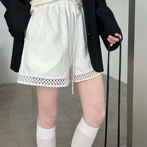 Load image into Gallery viewer, Women White Hollow Out Lace Pocket Casual Wide Leg Shorts New High Waist Trousers Fashion Tide Spring Summer 2025 1DJ1363
