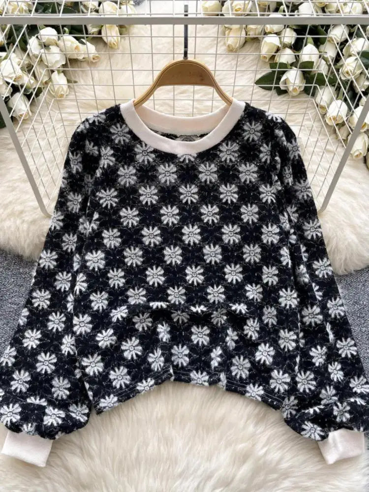 Korean Women's Flower Patchwork Round Neck Hollow Out Crochet Short Sweater Autumn New Long Sleeve Pullover Top Popular Clothing