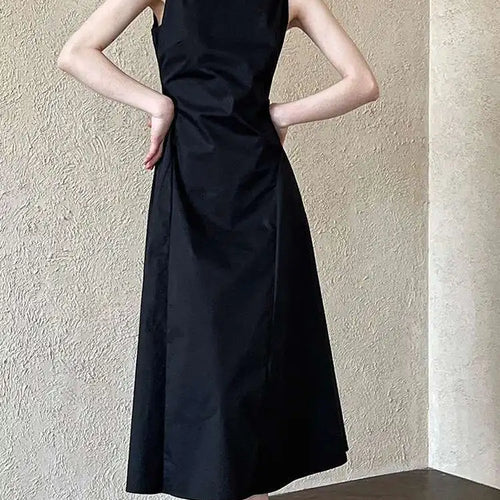Load image into Gallery viewer, Women Black Pleated Elegant Pleated Long A-line Dress New Round Neck Sleeveless Fashion Tide Spring Summer 2025 1DH6117
