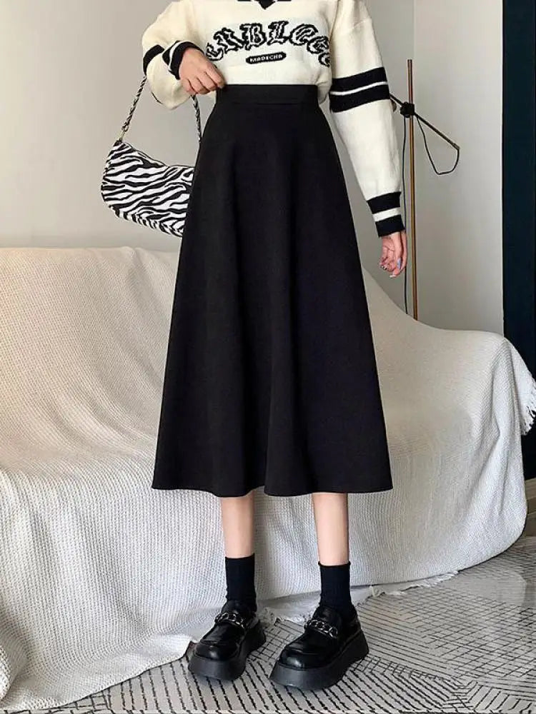 Korean Version Women's Black Temperament Vacation Woolen Long Skirt Autumn Winter Brown High Waist Pleated Skirts Fashion Simple