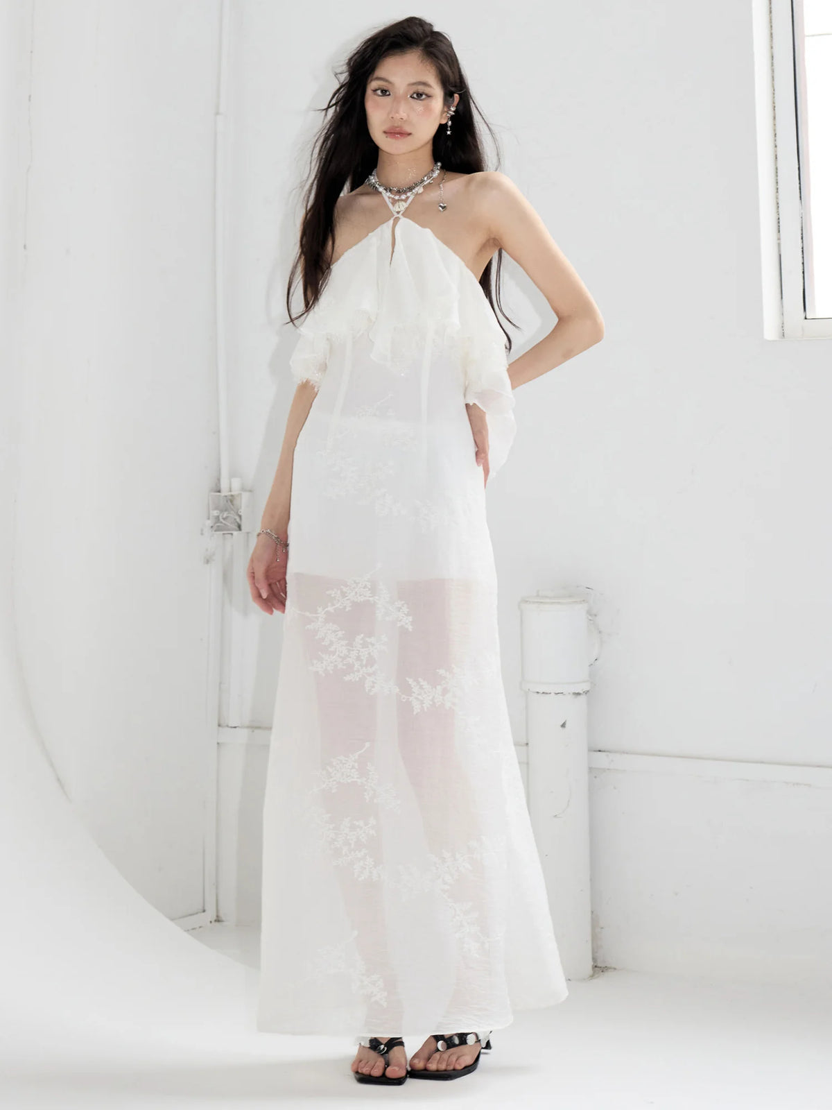 Women White Embroidery Perspective Elegant Long Dress New Halter Sleeveless Fashion Tide Spring Summer 2025 1DJ1448