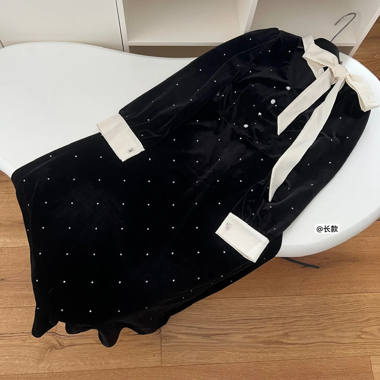 Autumn Winter 2024 French Black Velvet Patchwork Dot Elegant Single Breasted Dress Women V Neck Long Sleeved Party Evening Dress