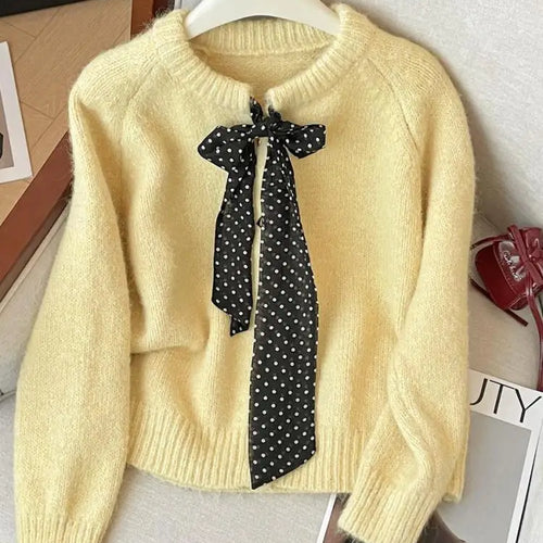 Load image into Gallery viewer, French Vintage Autumn Winter Beige Red Elegant Short Sweater Women's 2024 New Yellow Round Neck Bow Long Sleeved Knitted Tops
