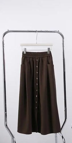 Load image into Gallery viewer, Korean Black Single Breasted Vacation Pleated Skirt Women's 2024 Autumn Winter Brown Elegant High Waist Plus Size Long Skirt New

