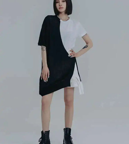 Women White Color-block Irregular Casual T-shirt New Round Neck Short Sleeve Fashion Tide Spring Summer 2025 1DE8091