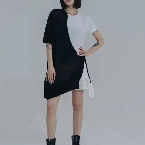 Load image into Gallery viewer, Women White Color-block Irregular Casual T-shirt New Round Neck Short Sleeve Fashion Tide Spring Summer 2025 1DE8091
