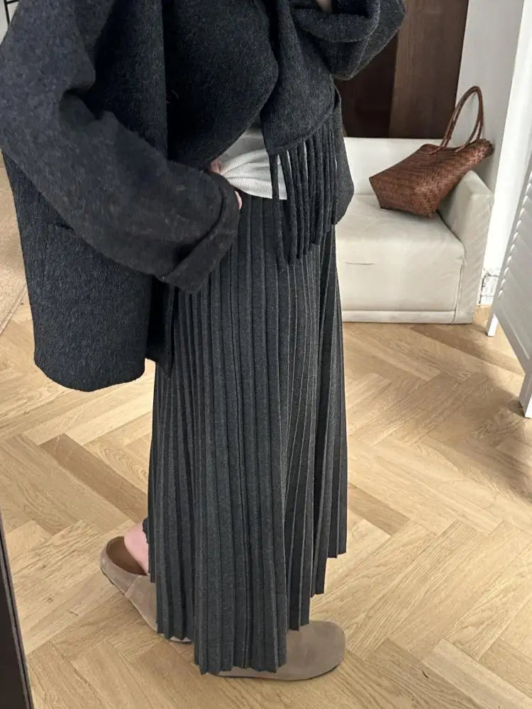 Korean Version 2024 White High Waist Versatile Slim Long Skirt Women Autumn Winter Grey Office Elegant Knitted Skirt Simplicity