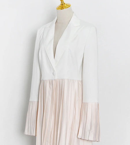 Hit Color Spliced Folds Elegant Jackets For Women V Neck Flare Sleeve Patchwork Button Temperament Coat Female New