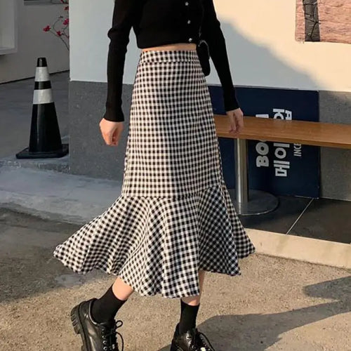 Load image into Gallery viewer, 2023 New Spring Summer Women Skirt High Quality Black White Plaid Mermaid Skirt Elastic High Waist Slim Versatile Midi Skirts
