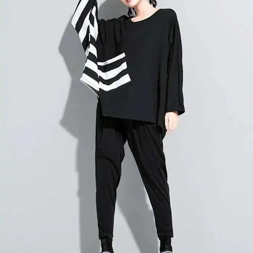 Load image into Gallery viewer, Women Black Striped Irregular Big Size Casual T-shirt New Round Neck Long Sleeve Fashion Tide Spring Autumn 2025 1DF5282
