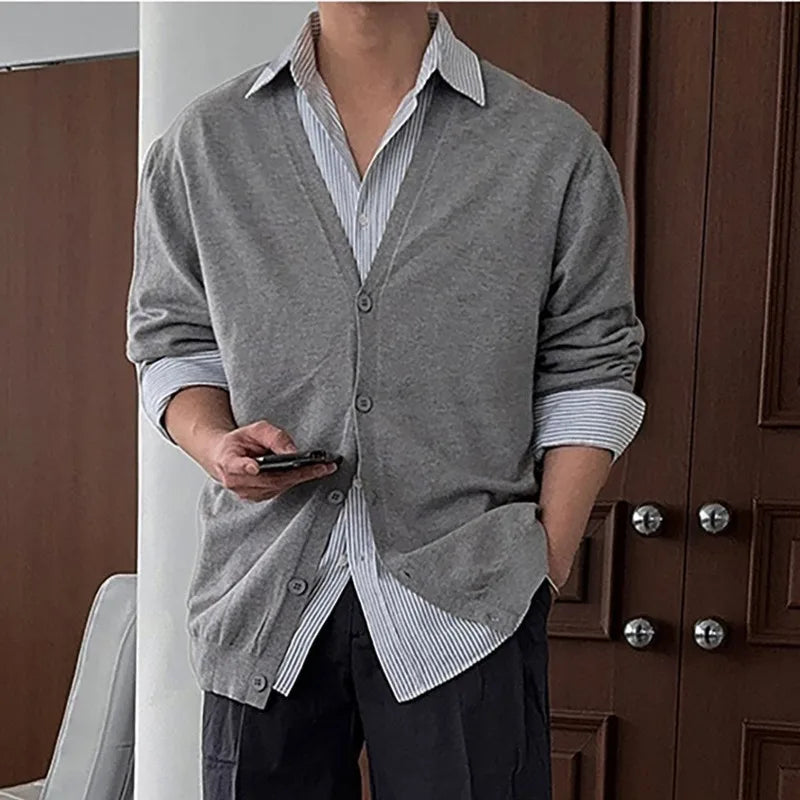 Men's Swearter New Korean Style Knitted V-neck Buttoned Sweaters Cardigan Loose Spring Single Breasted Male Top 9W1819