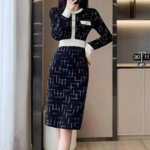 Load image into Gallery viewer, Autumn Winter Black Patchwork High Wais Round Neck Knit Dress French Women's Long Sleeved Office Slim Single Breasted Midi Dress

