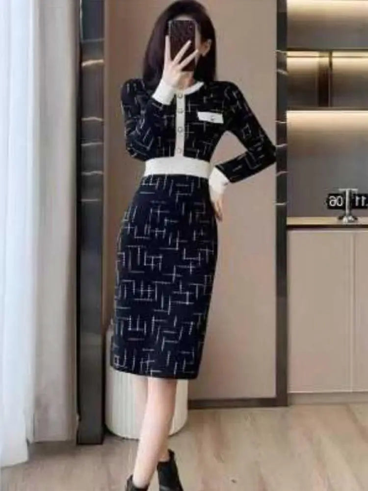 Autumn Winter Black Patchwork High Wais Round Neck Knit Dress French Women's Long Sleeved Office Slim Single Breasted Midi Dress