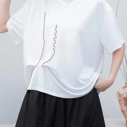 Load image into Gallery viewer, Women Black Topstitched Irregular Big Size T-shirt New Round Neck Short Sleeve Fashion Tide Spring Summer 2025 1DJ0944
