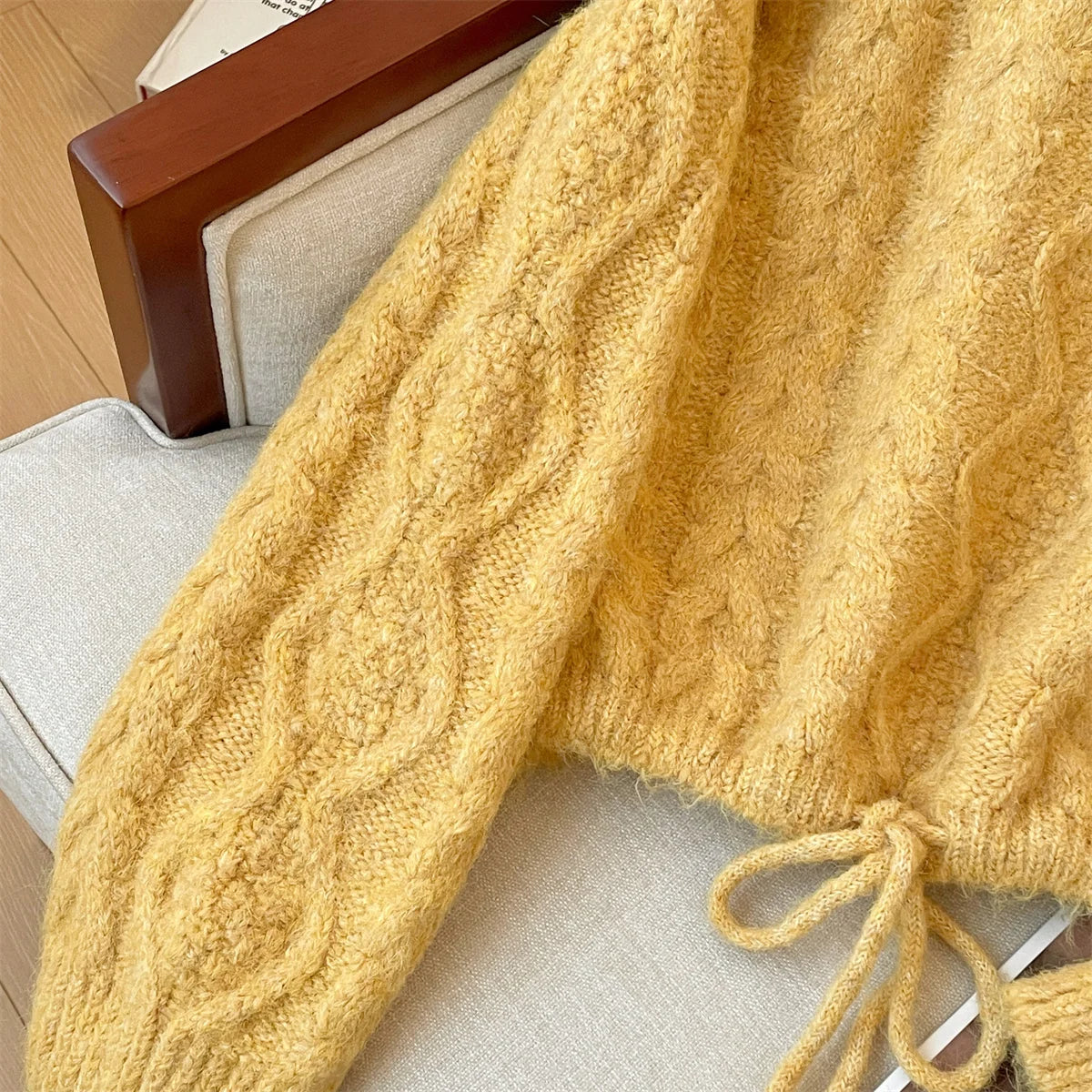 French Fashion Autumn Winter Beige Yellow Elegant Drawstring Lace-up Short Sweater Women's 2024 New Grey Long Sleeved Knit Tops