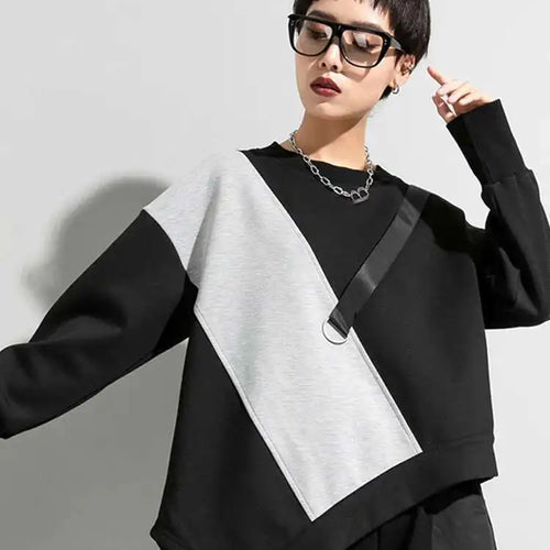 Load image into Gallery viewer, Women Gray Asymmetric Color-block Big Size Casual T-shirt New Round Neck Long Sleeve Fashion Spring Autumn 2025 1DF4759

