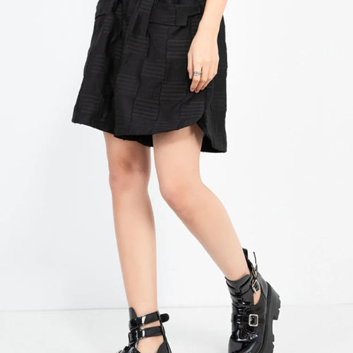 Load image into Gallery viewer, Women Black Dot Textured Pocket Casual Wide Leg Shorts New High Waist Trousers Fashion Tide Spring Summer 2025 1DJ1010
