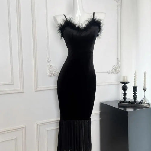 Load image into Gallery viewer, Autumn French New Sexy Long Dress Women Fashion Black Velvet Patchwork Mesh Plush V Neck Sleeveless Slim Backless Fishtail Dress
