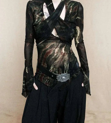 Women Geen Mesh Printed Slim Irregular Slim T-shirt New V-Neck Long Flare Sleeve Fashion Tide Spring Autumn 2025 1DH9372