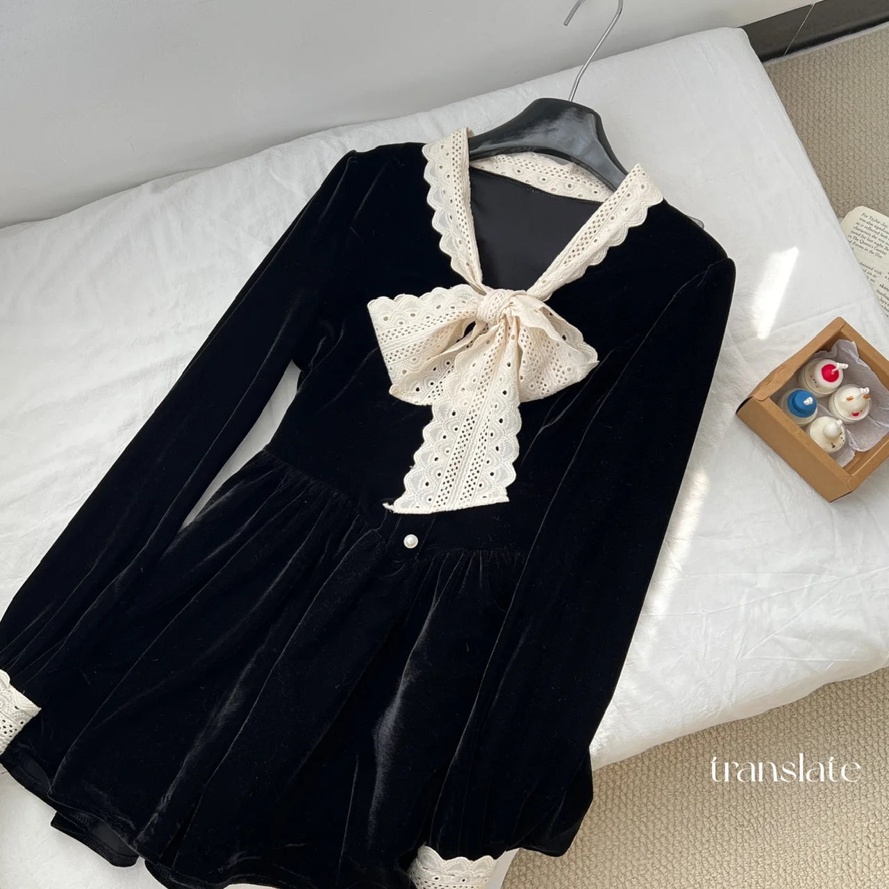 French Retro Women Beige Velvet Patchwork Lace Bow Button Mini Dress Autumn Winter Long Sleeved High Waist Pleated Short Dresses