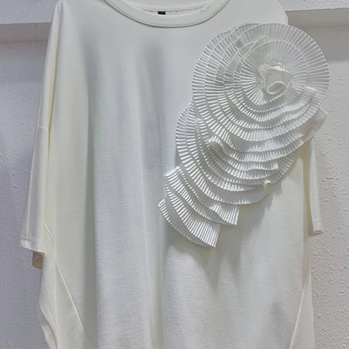 Load image into Gallery viewer, Women Rose Red Three-dimensional Flower Big Size T-shirt New Round Neck Short Sleeve Fashion Spring Summer 2025 1DH9985
