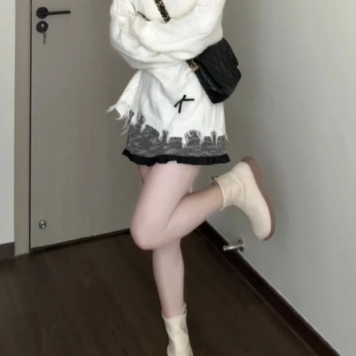 Load image into Gallery viewer, Y2k Aesthetic Hole Autumn Women Sweaters Casual Loose Bow Grunge Knitted Simple Pullovers 2025 Harajuku Solid Tops Pull Femme
