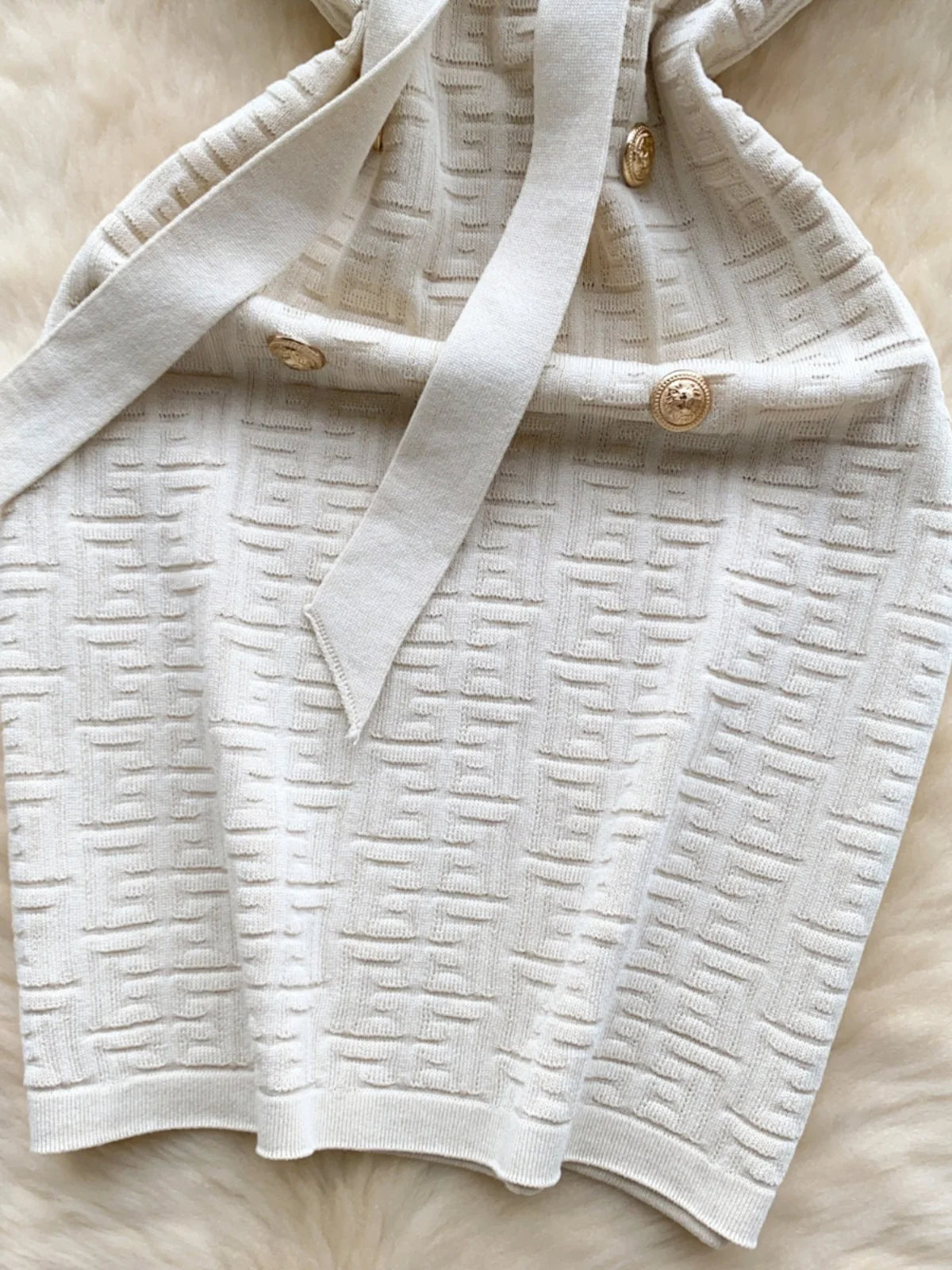 Summer Beige V-neck Sleeveless Slim Knitted Sexy Mini Dresses Women Korean Fashion Button Wrap Hip Short Dress Office 2024 New