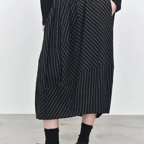 Load image into Gallery viewer, High Elastic Waist Black Striped Pocket Casual A-line Half-body Skirt Women Fashion Tide New Spring Autumn 2025 1DJ1205
