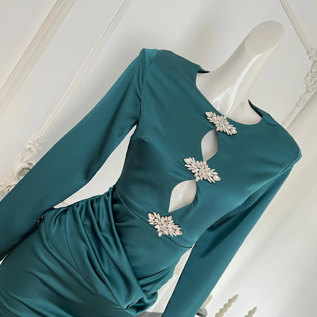 Autumn 2024 Green Diamond Elegant Wrap Hip Pleated Short Dress Women Round Neck Sexy Hollow Out Festival Party Evening Dress New