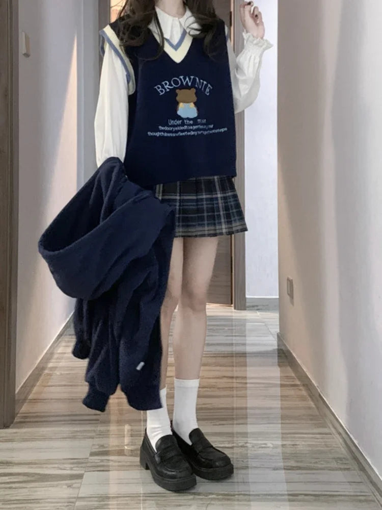 Cartoon Embroidery Sweater Vest Women Kawaii Waistcoat Streetwear Knitted Fashion College All-match Harajuku Y2k Vests Chandails