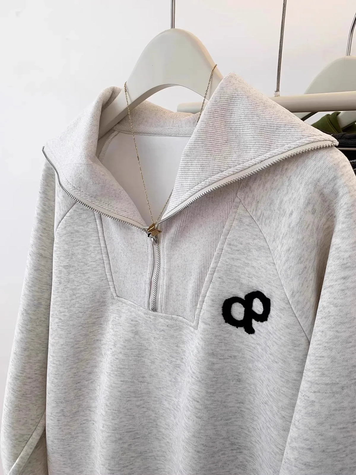 New Casual Women's Autumn Winter Sweatershir New Korean Version Grey Large Size Versatile Long Sleeved Zipper Cotton Top Popular